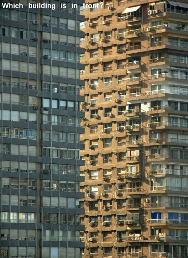 Welche Gebäude steht vorne?